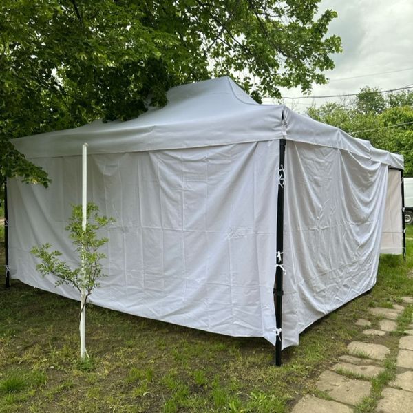 Cort pentru evenimente 4,5 &times; 3 m alb cu pereți laterali &ndash; de &icirc;nchiriat